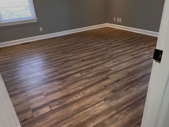3rd image of 247 Redbud Dr