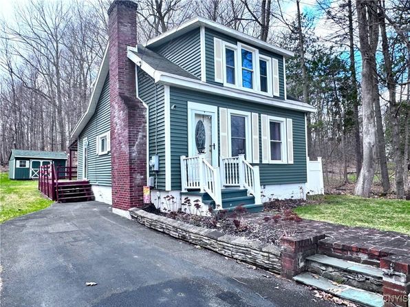 2873 Oneida St, Sauquoit, NY 13456