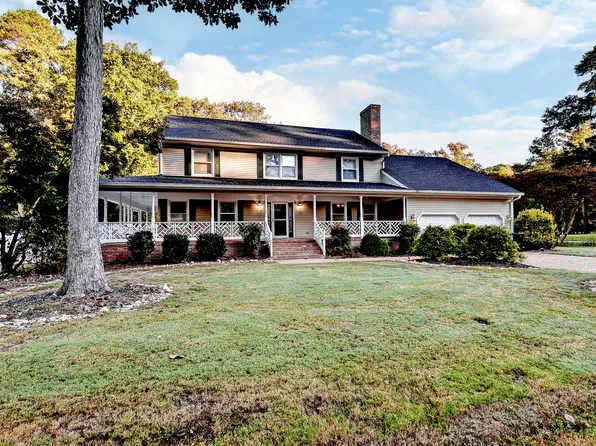 100 Stellar Cir, Yorktown, VA 23693