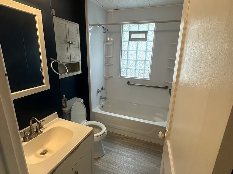 92 Saranac Ave — Photo 10