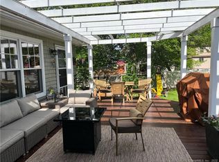 91 3rd St, Suffield, CT 06078