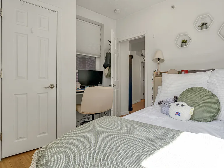 35 N Margin St #4 — Photo 5