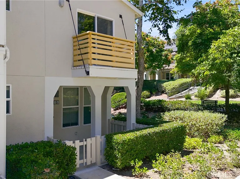 15 Platinum Cir — Photo 2