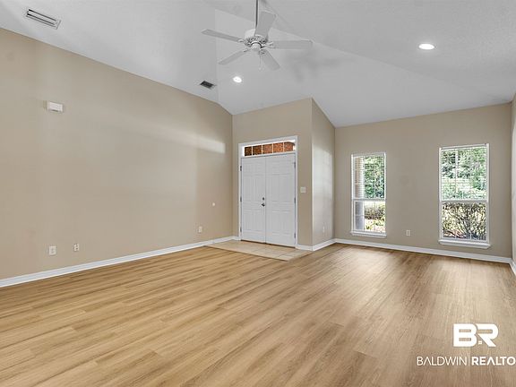 5th image of 500 Dolphin Ave