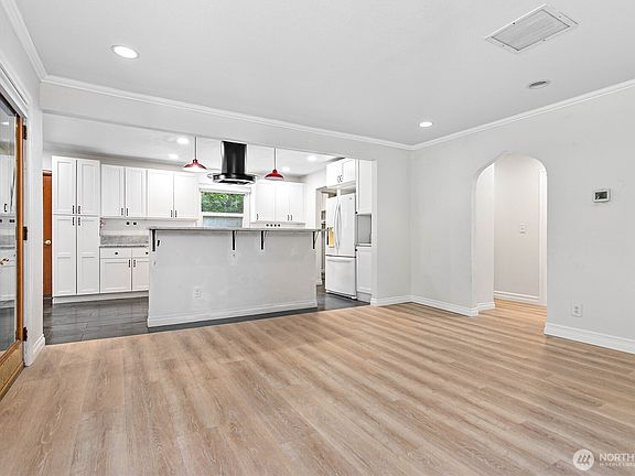 5th image of 1100 Greenleaf Avenue