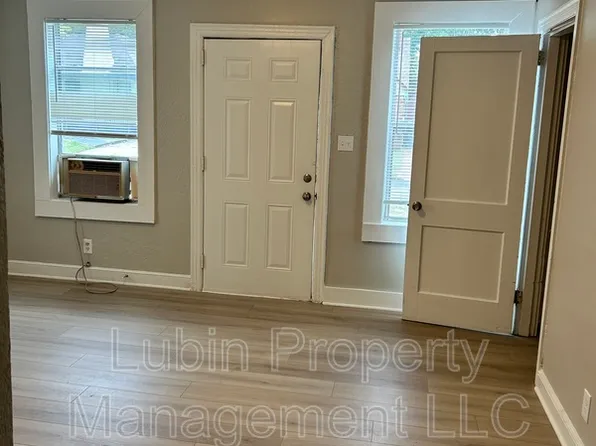 2406 Forest Ave, Memphis, TN 38112