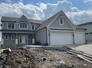 2020 Wheatfield Ct, Lees Summit, MO 64082