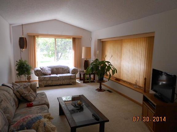 3rd image of 2100 Green Ave