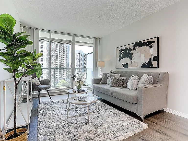 5500 Yonge St #808 — Photo 8