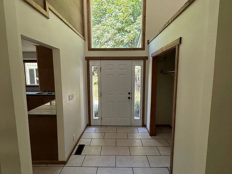 6421 75th Ave NE — Photo 2
