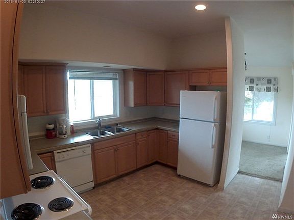 3rd image of 138 Point Brown Ave SE