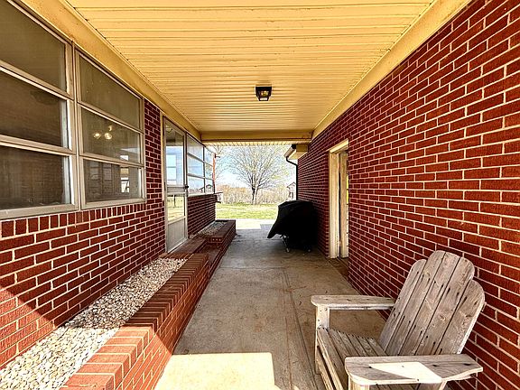 3rd image of 1084 Altice Rd
