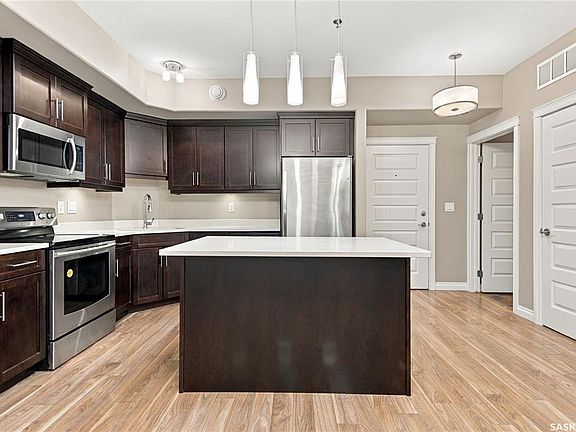 5th image of UNIT 103-423 Nelson ROAD