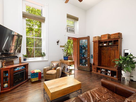 3rd image of 205 Warren St #203B