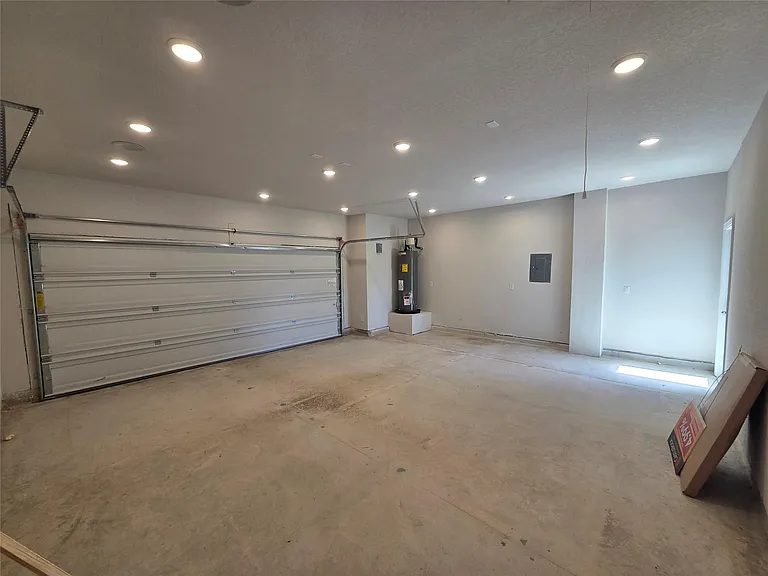 8902 Grand Western — Photo 32