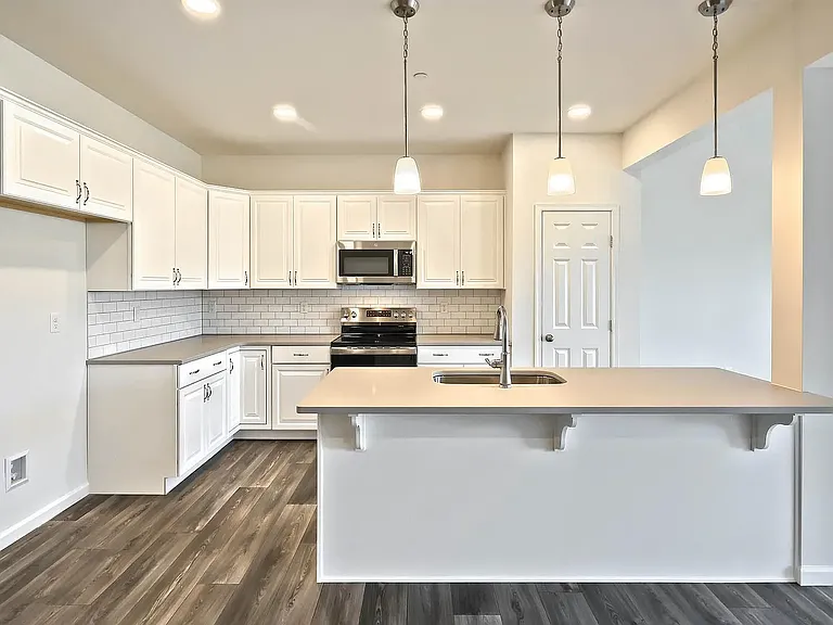 7884 Briarwood Dr — Photo 7