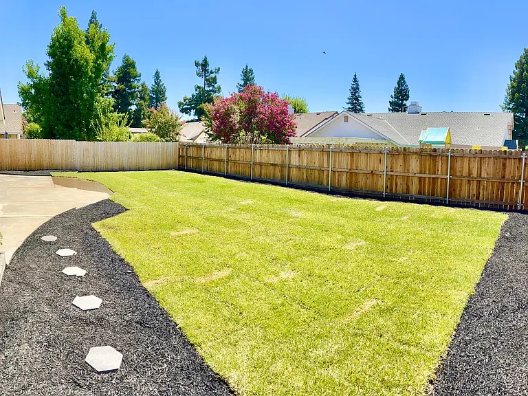 1654 Rebecca Dr — Photo 18