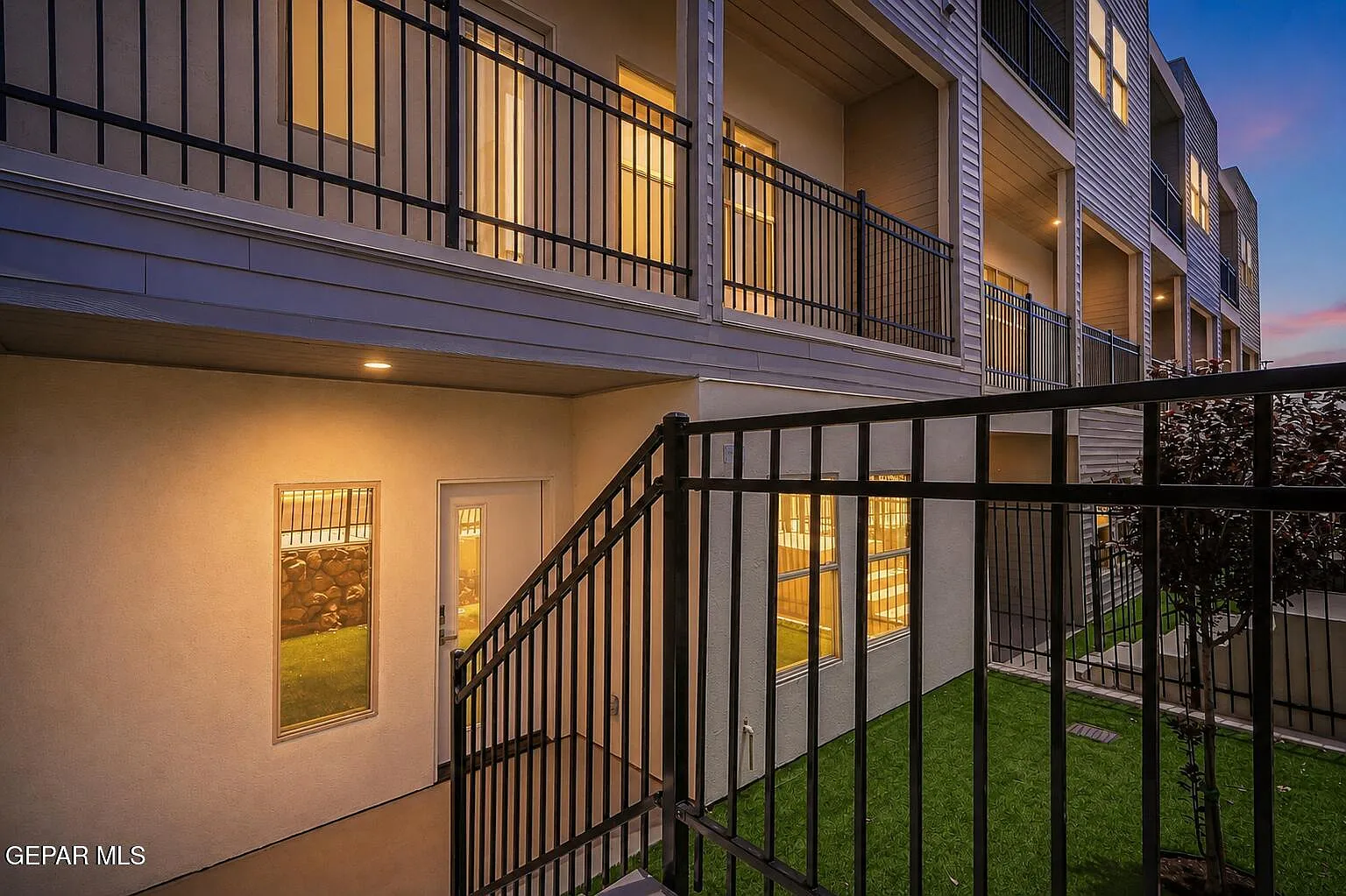 201 Desert Pass St — Photo 2