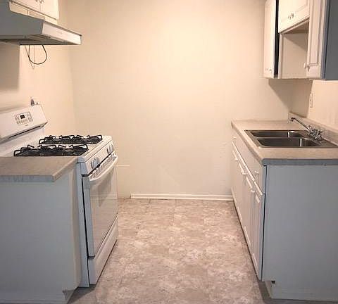 2nd image of 911 Ventura Ave APT 5
