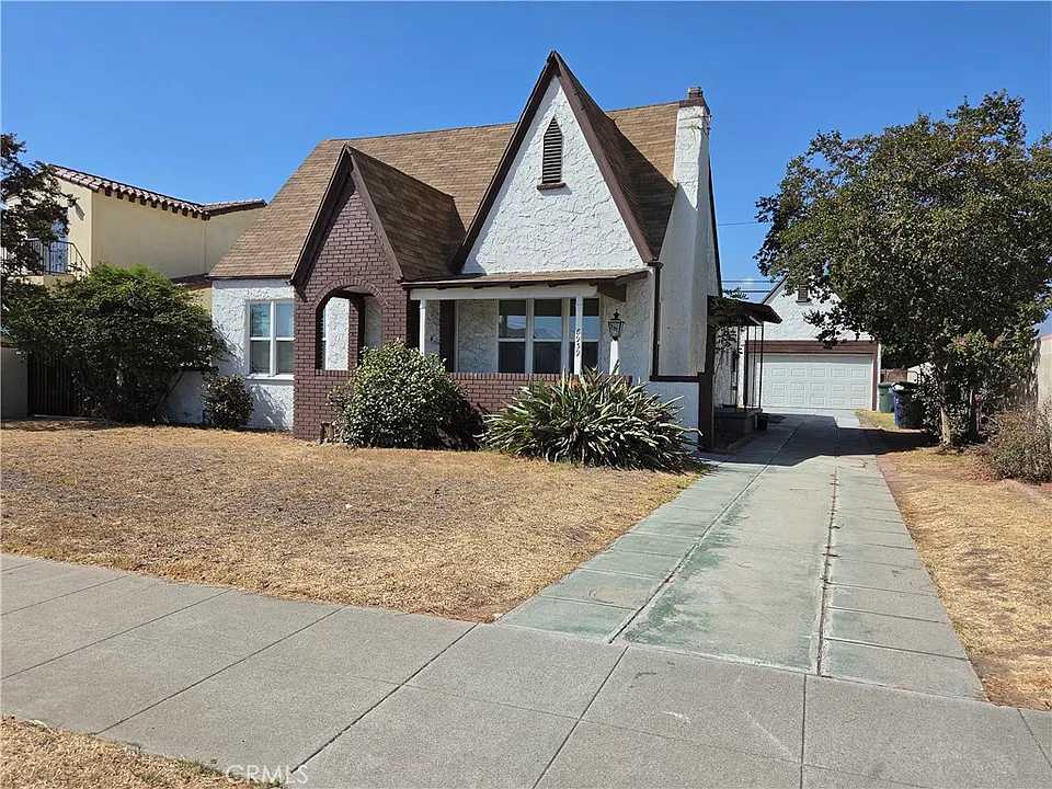 8939 Guess St