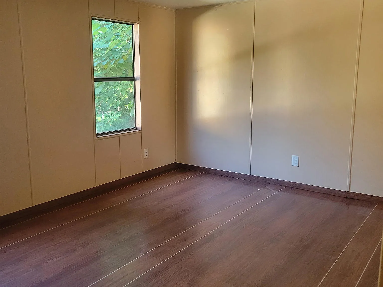 2 bed, $1,100 — Photo 3
