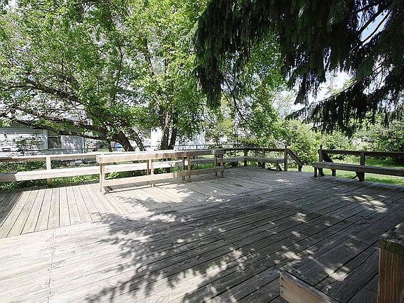2nd image of 921 W High St