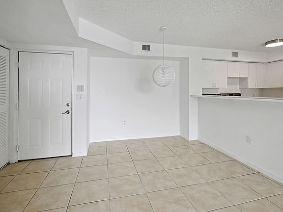 5th image of 121768 Saint Andrews Pl #206