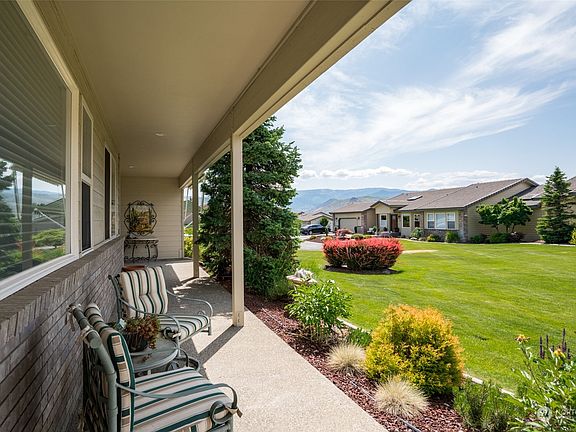 4th image of 1380 Eastmont Avenue #1204