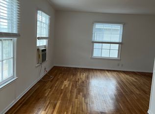 11918 1/2 Magnolia Blvd, Valley Village, CA 91607