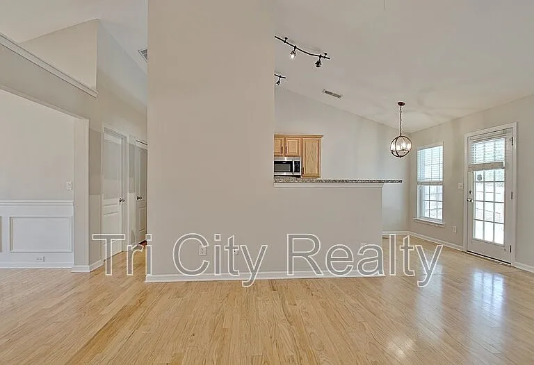 341 Hunterian Pl — Photo 11
