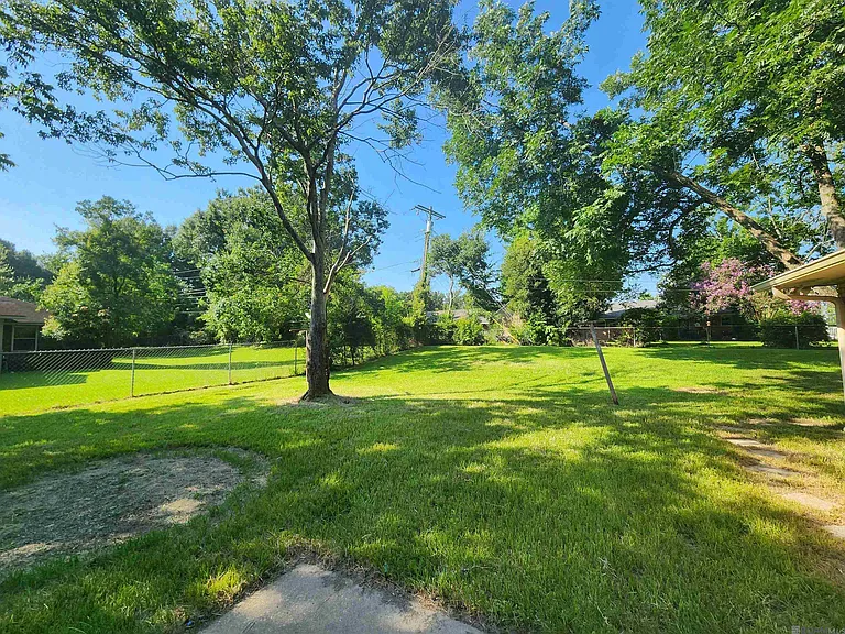 9238 Tasmania Ave — Photo 8