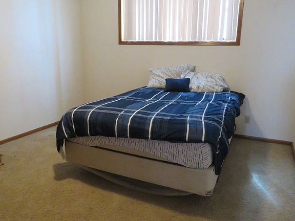 5th image of 801 6th Ave N APT A