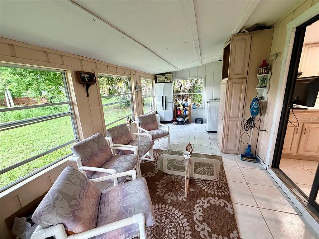 2 bed, 1.0 bath, 1146 sqft, $1,600 — Photo 3