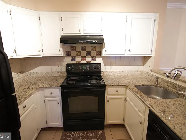 7718B Lexton Pl #102 — Photo 16