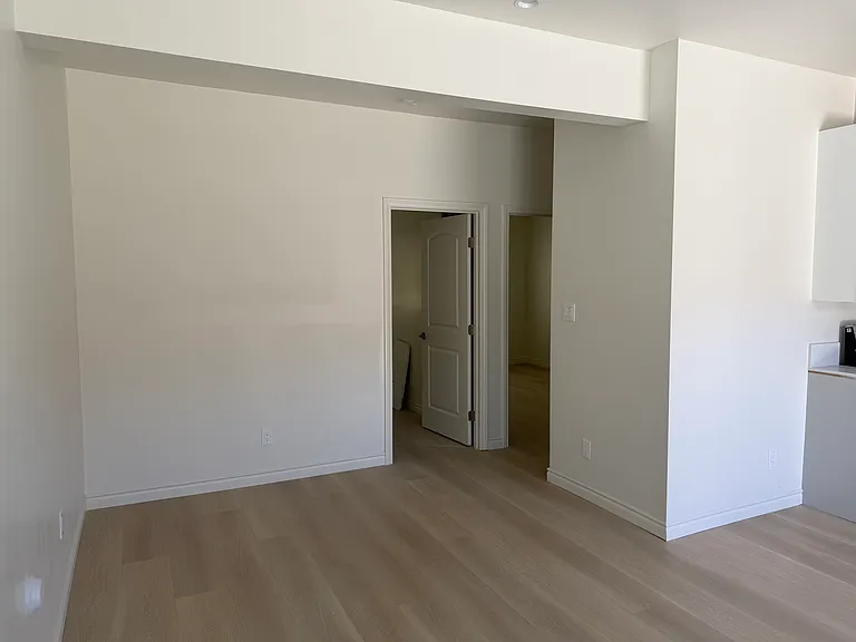 701 S Grevillea Ave #8 — Photo 4