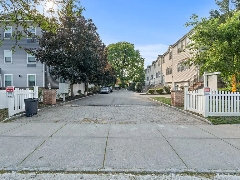 9 Tompkins St — Photo 13