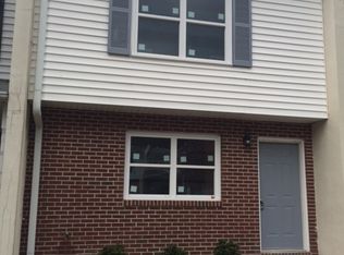 5 Otsego Dr, Newport News, VA 23602