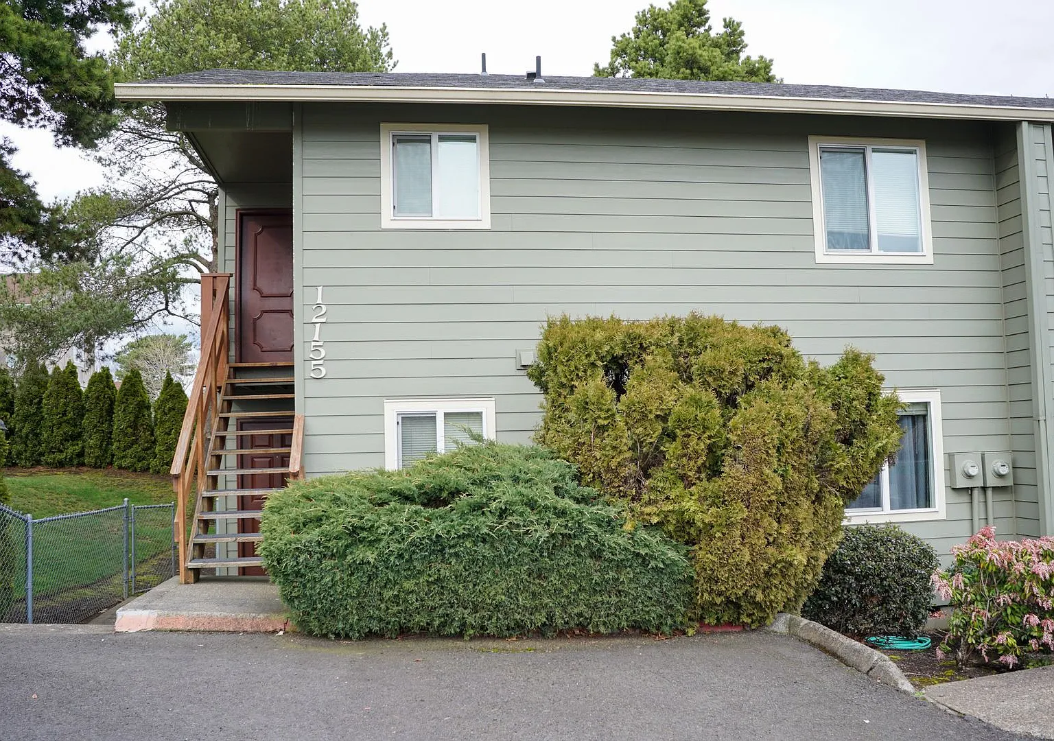 September Specials: Beaverton 2bdr: Wood-Burning Fireplace, W/D, & Parking! — Photo 2
