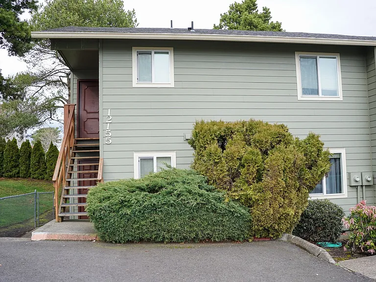 12155 SW Spur Ct #D — Photo 17