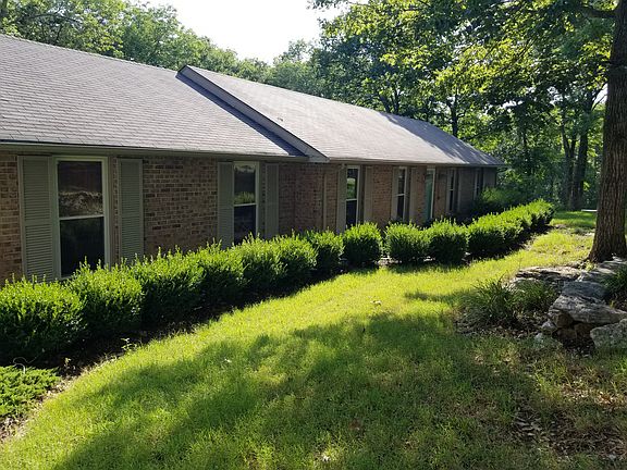 boxwoods line the front 