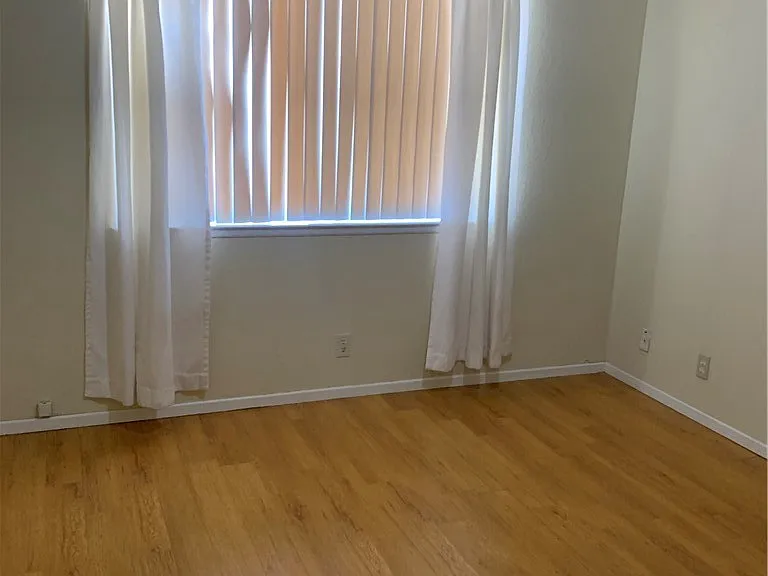 10912 Moreno Ave — Photo 8