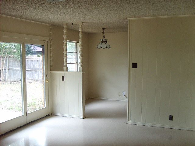 2nd image of 503 Sally Ln