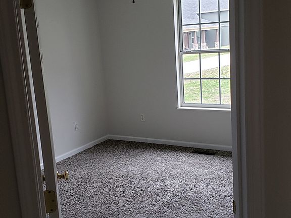 5th image of 955 Jasmine Ln