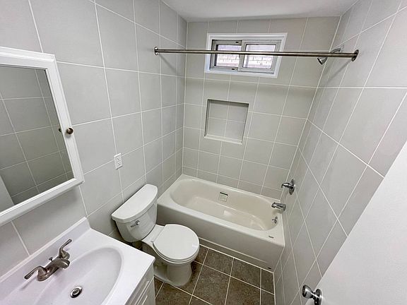 4th image of 2113 Quimby Ave #1F