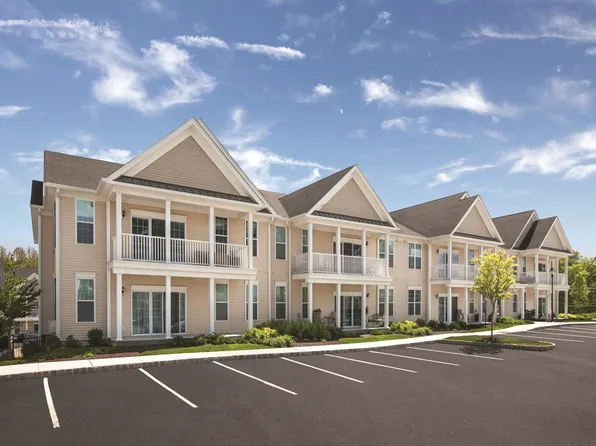 1028 Country View Rd, Danbury, CT 06810