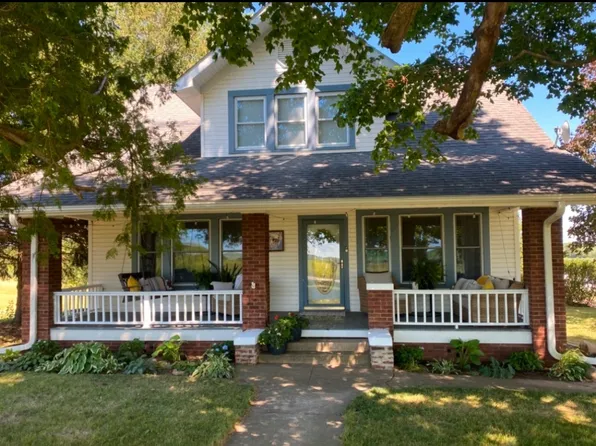 10198 E 2720th St, Kewanee, IL 61443