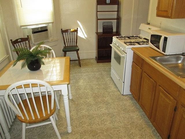 1st image of 435 Chestnut St APT 1
