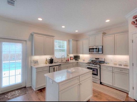 3rd image of 129 Southern Oaks Ln