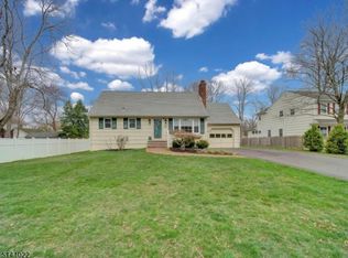 12 Hamilton Ave, Berkeley Heights, NJ 07922