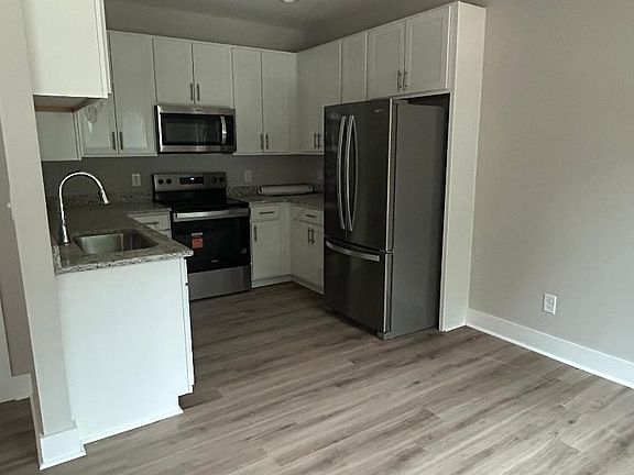 2nd image of 5136 Avery St
